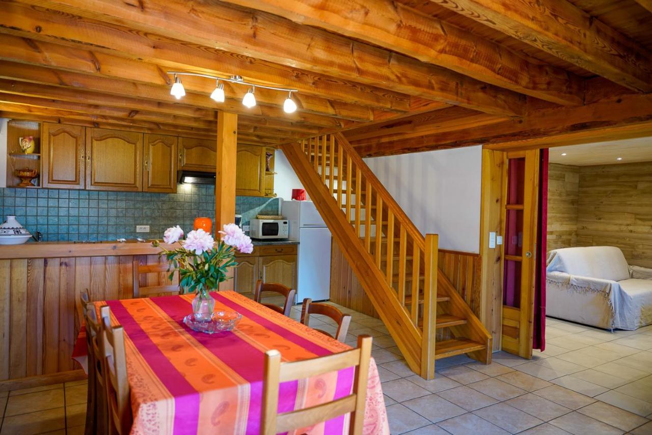 Gite Les Ducs Mialanes Exterior photo